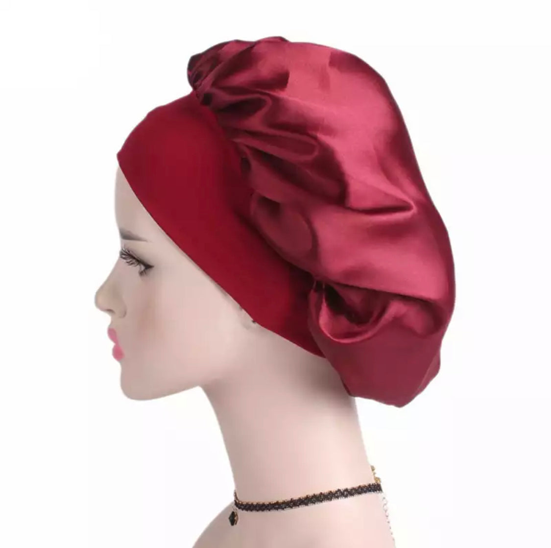 Bonnet en satin